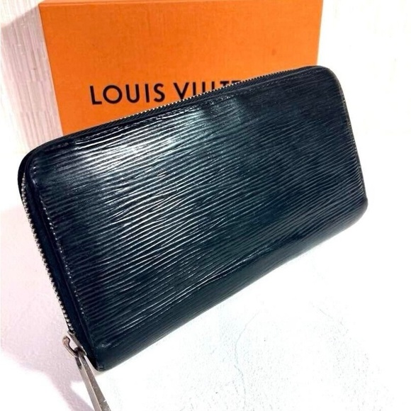 LV Zippy Black Wallet w/ Authenticity Certificate - Picture 4 of 5